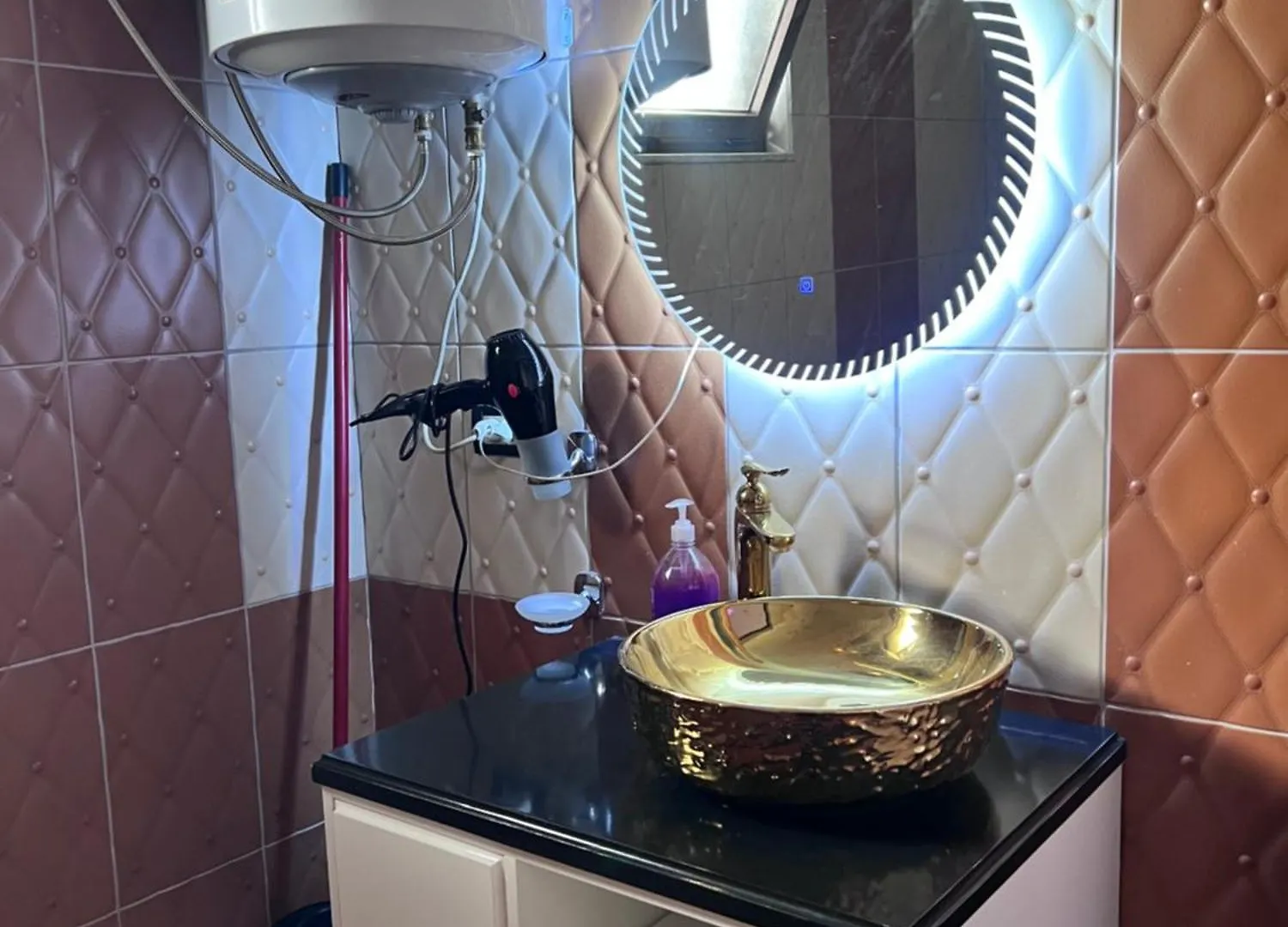 Luxury Room 007 تيرانا بيت شباب