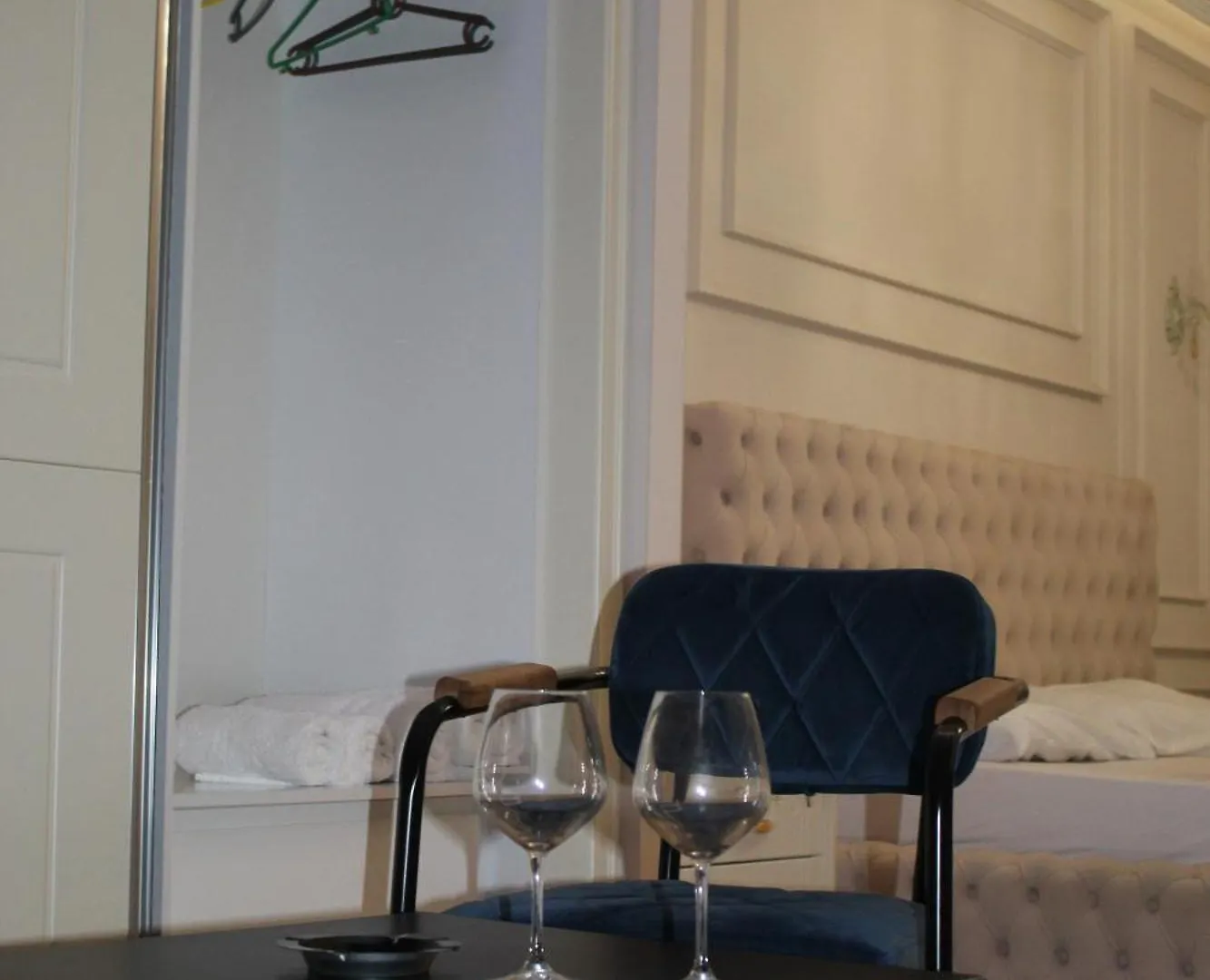 Luxury Room 007 تيرانا بيت شباب