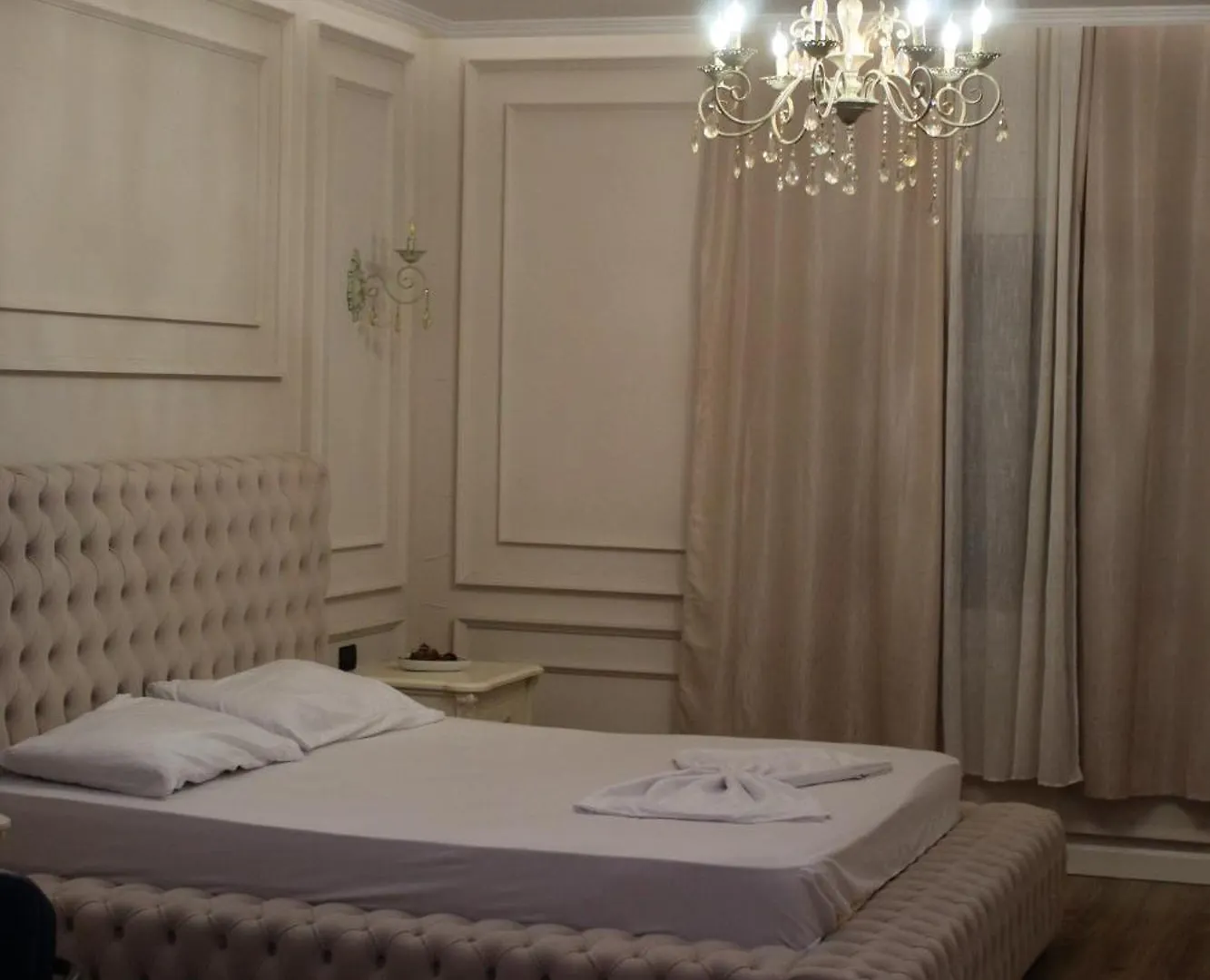 Luxury Room 007 تيرانا بيت شباب